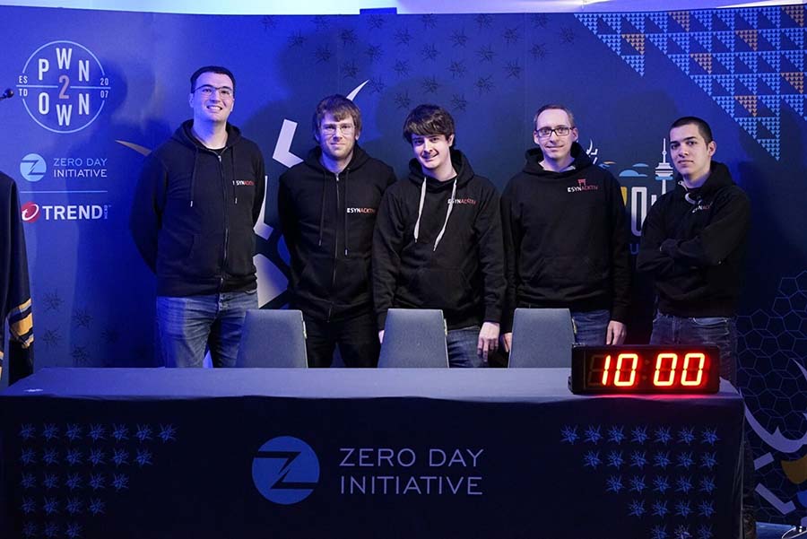 世界トップクラスのセキュリティリサーチャーたちによるPwn2Own 2023ハッキングコンテストで、VicOne自動車セキュリティリサーチャーがTesla Model 3の脆弱性テストの審査に参画